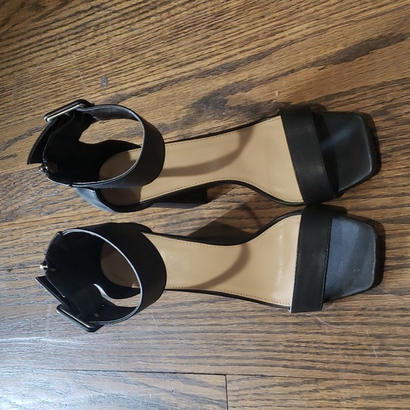 Rouge Helium Black Block Heels with Buckle and Zipper Back - Picture 3 of 16